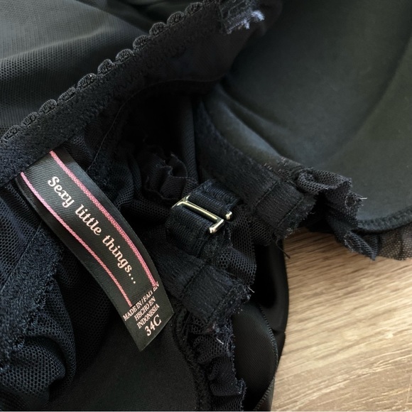 NWOT Victoria’s Secret Front Close Rhinestone Bra Lingerie - Picture 12 of 12